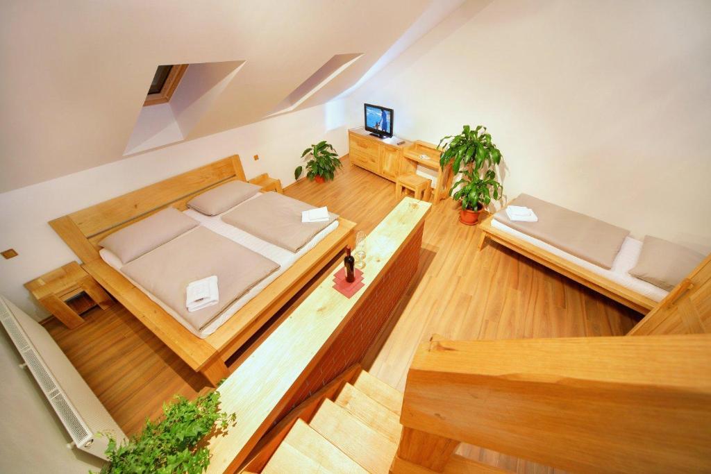 Tx Hotel Hostinné Kültér fotó